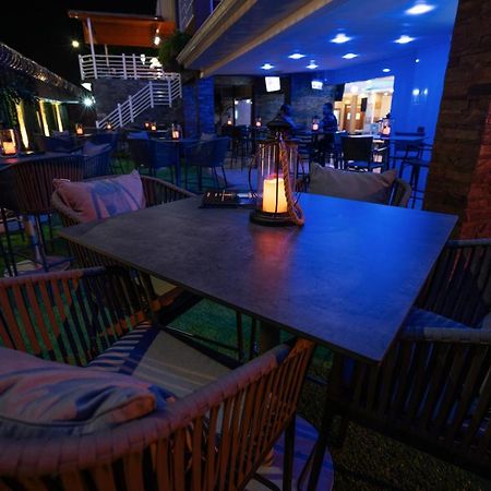 Runway Hotel Piarco Eksteriør billede