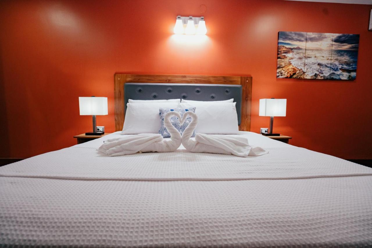 Runway Hotel Piarco Eksteriør billede
