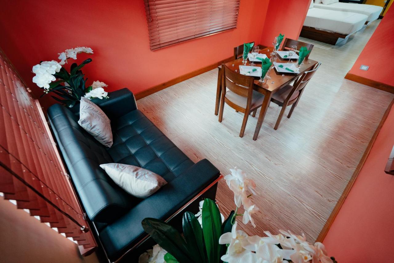 Runway Hotel Piarco Eksteriør billede