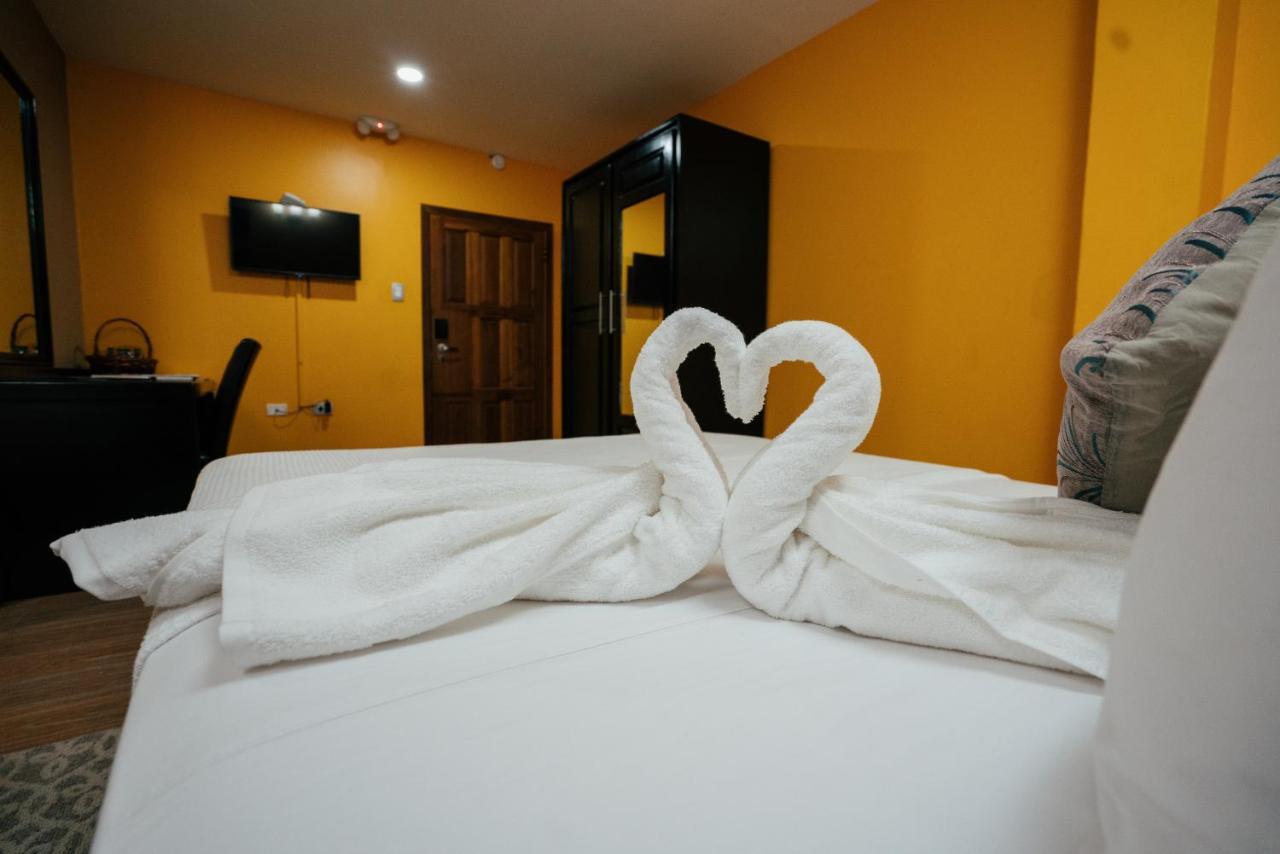 Runway Hotel Piarco Eksteriør billede